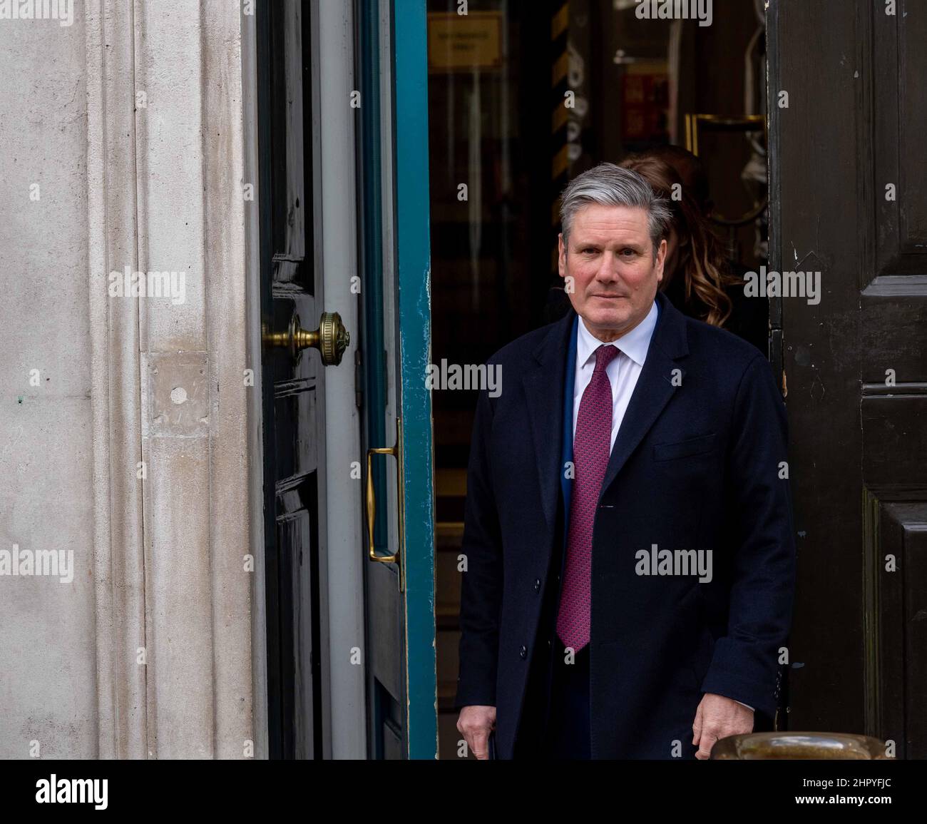 London, UK. 24th Feb, 2022. Opposition leaders at the Cabinet office for a briefing on the Ukraine situation. Kier Starmer Leader of the Labour party Credit: Ian Davidson/Alamy Live News Stock Photo