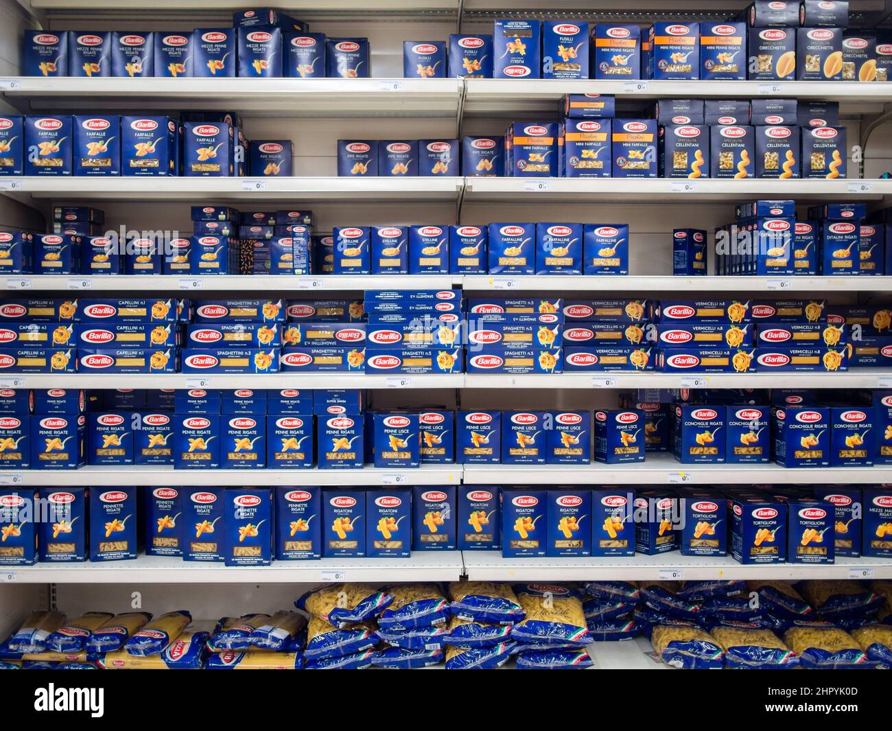 Interiors of a huge grocery store in Italy Stock Photo Alamy