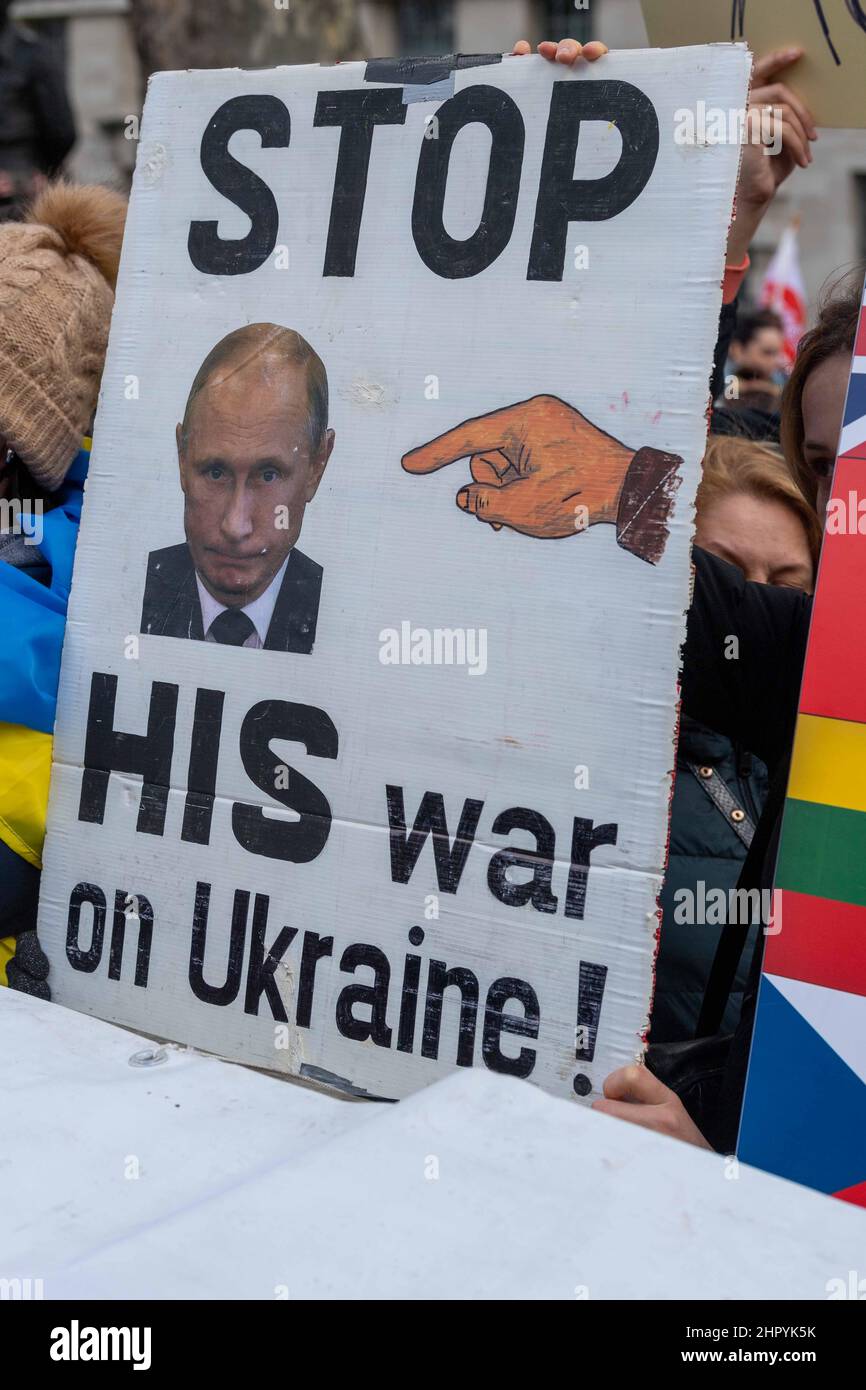 London, UK. 24th Feb, 2022. Ukraine Anti Russia protesters in Whitehall London UK Credit: Ian Davidson/Alamy Live News Stock Photo