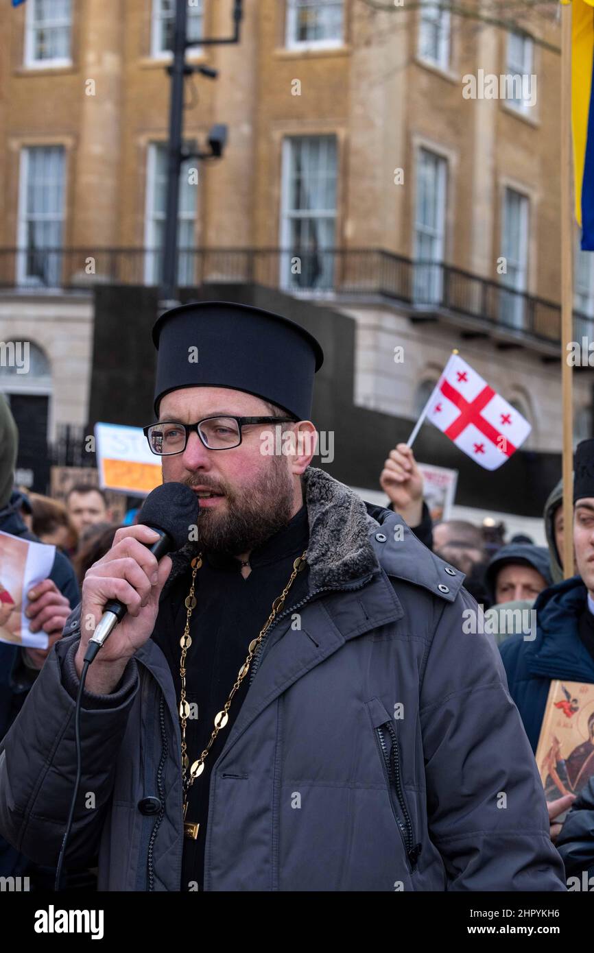 London, UK. 24th Feb, 2022. Ukraine Anti Russia protesters in Whitehall London UK Credit: Ian Davidson/Alamy Live News Stock Photo