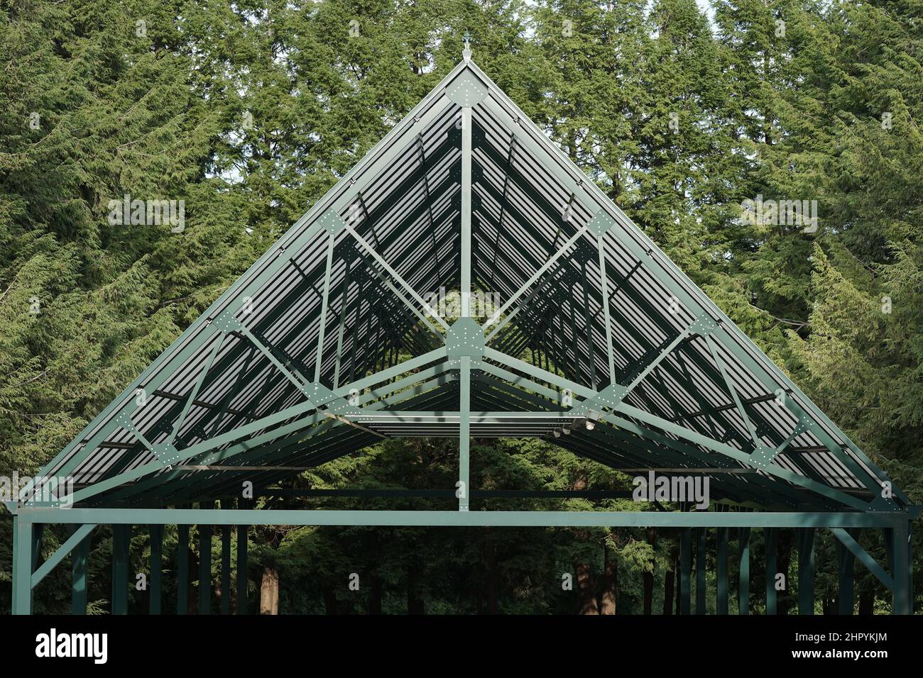 House rafters hi-res stock photography and images - Alamy