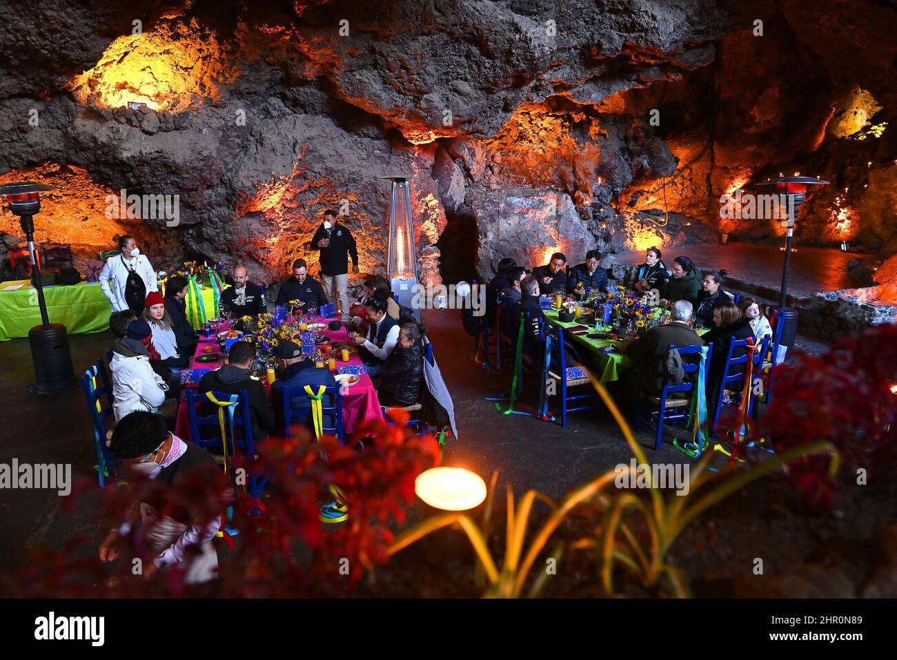 Cave restaurant mexico hi-res stock photography and images - Alamy