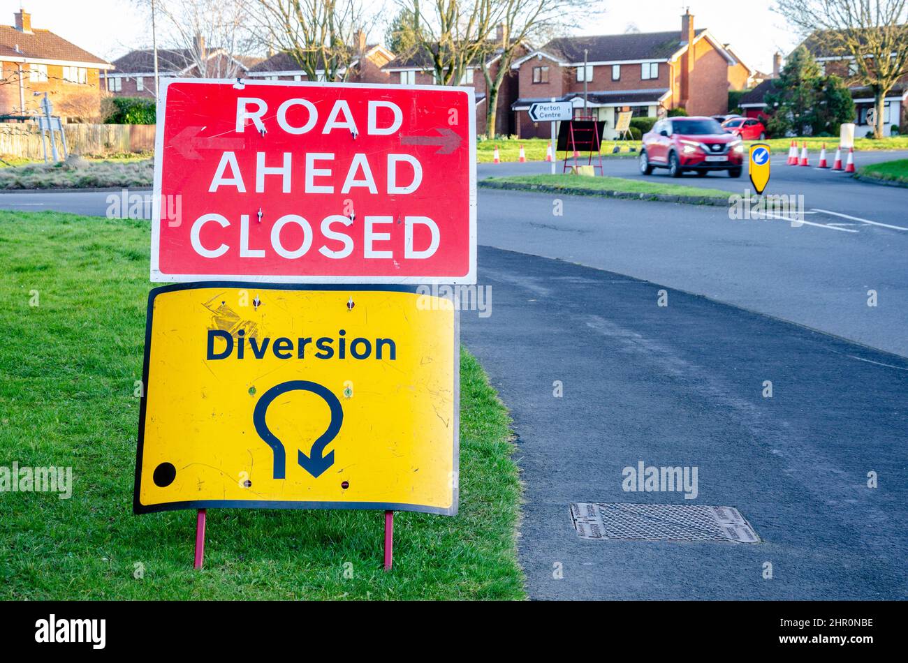 Roadworks warning signs hires stock photography and images Alamy