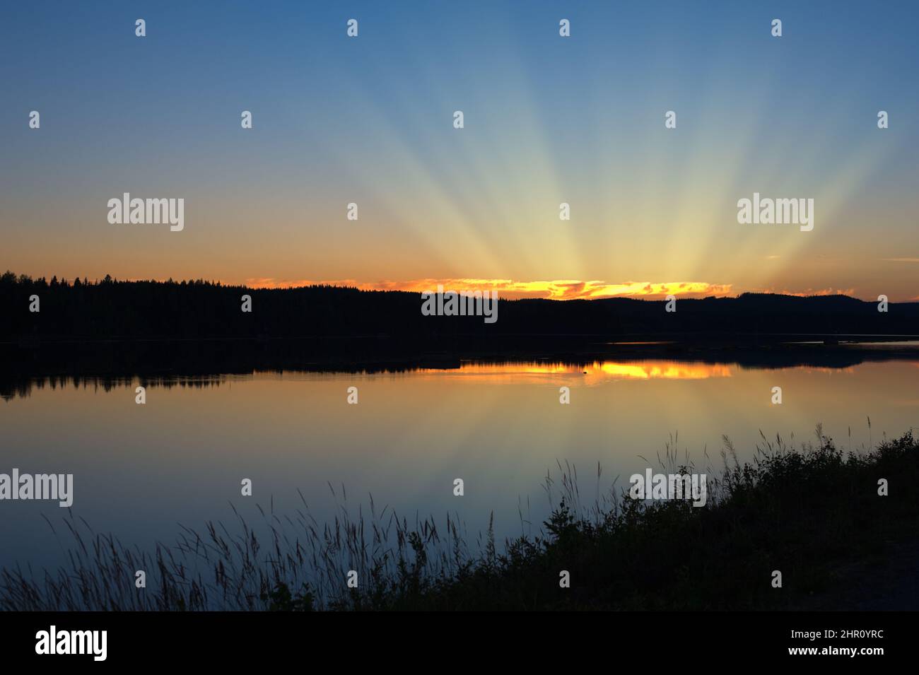 Sunrays sunbeam sun sunrise hi-res stock photography and images - Alamy