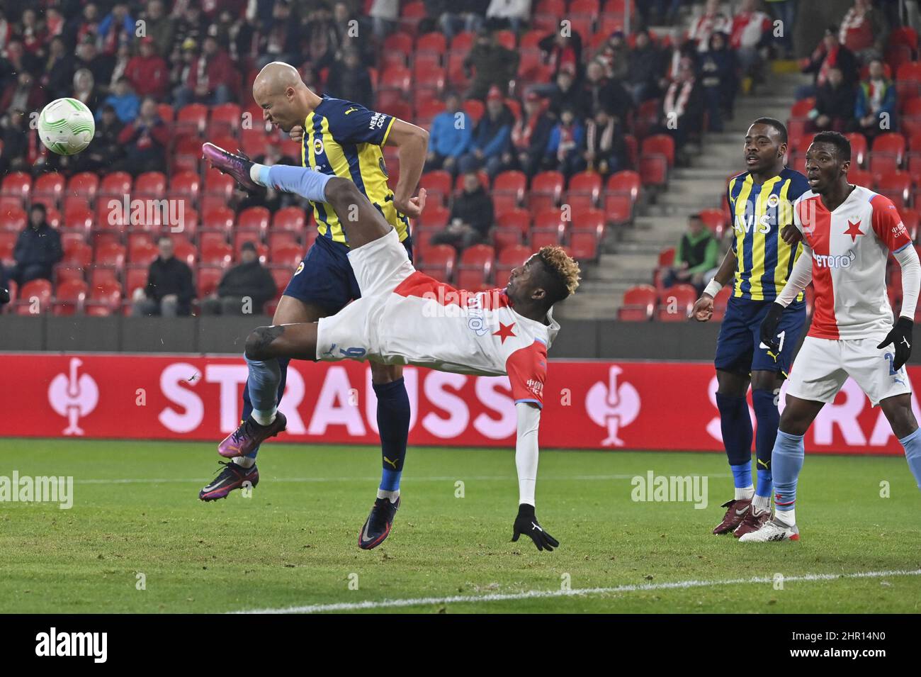 Fenerbahce taste 3-2 loss against Slavia Praha in Istanbul