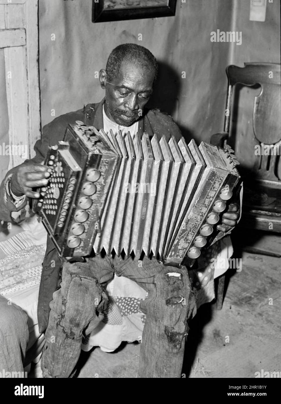 John Vachon - John Dyson born into slavery - playing the accordion Stock Photo