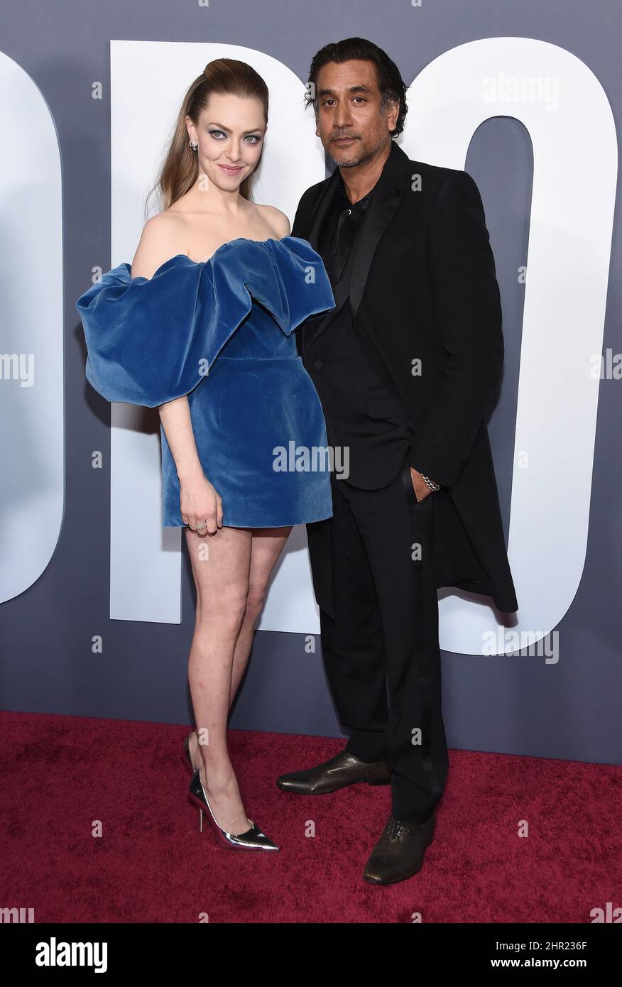 Naveen Andrews, Amanda Seyfried, "The Dropout" (2022). Photo credit: Beth  Dubber/ Hulu Stock Photo - Alamy