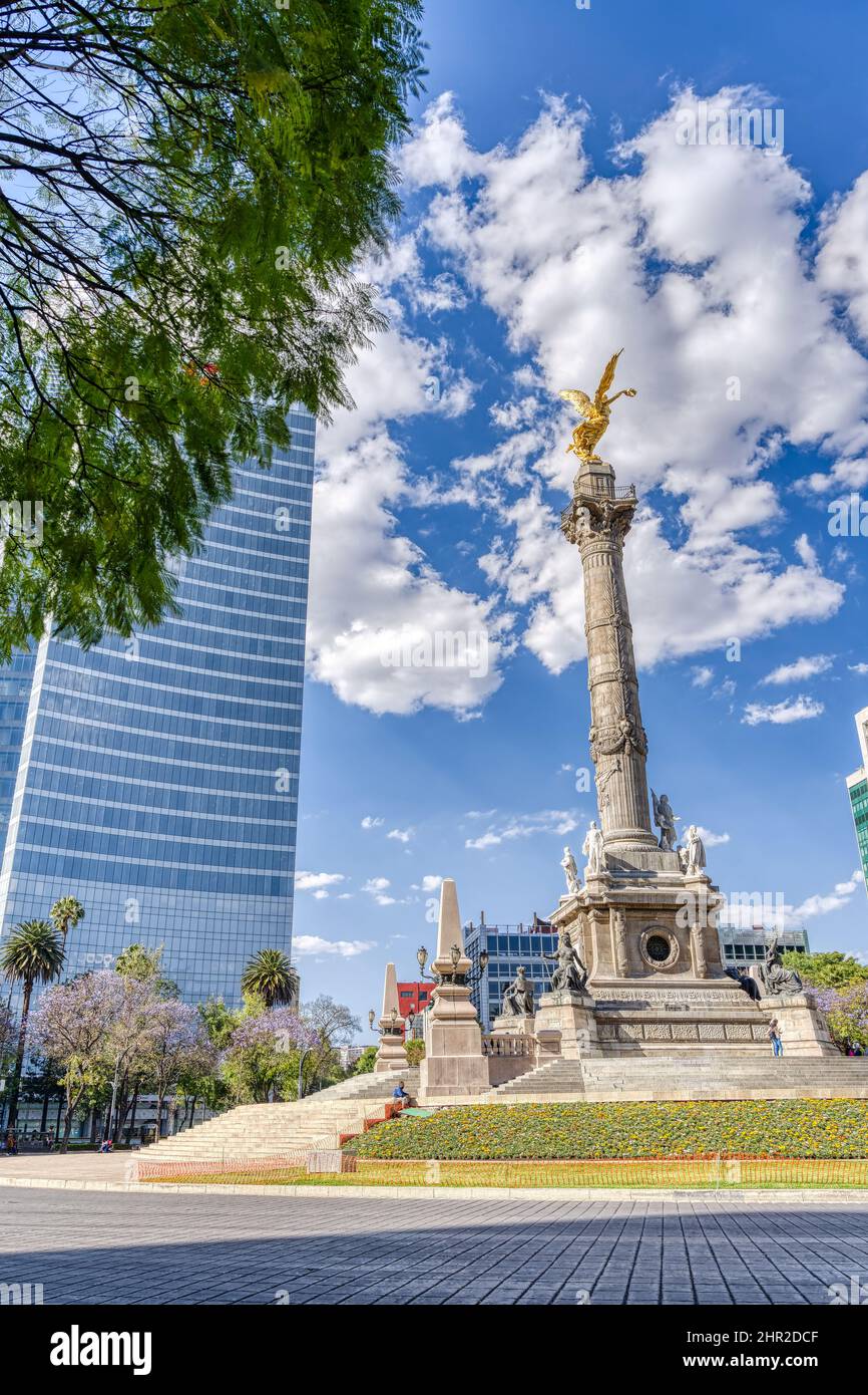 Paseo de la reforma mexico df hi-res stock photography and images - Alamy
