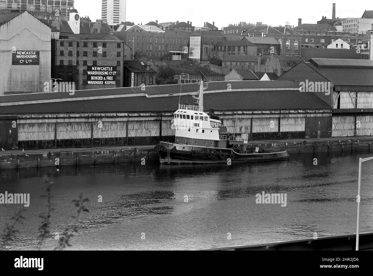 SHOT 169 Tug Wellington moored alongside at Newcastle quayside cerca 1969 Stock Photo