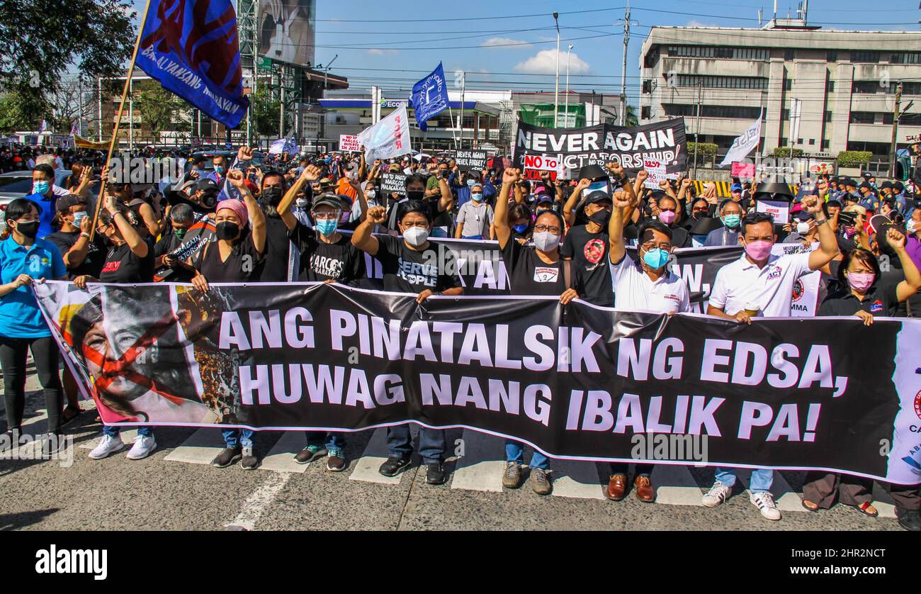 February 25, 2022, Quezon City, Metro Manila, Philippines: Militant groups today marked the 36th anniversary of EDSA people power revolution in the history of the overthrow of the Marcos dictatorship. (Credit Image: © Eduardo Castro/Pacific Press via ZUMA Press Wire) Stock Photo