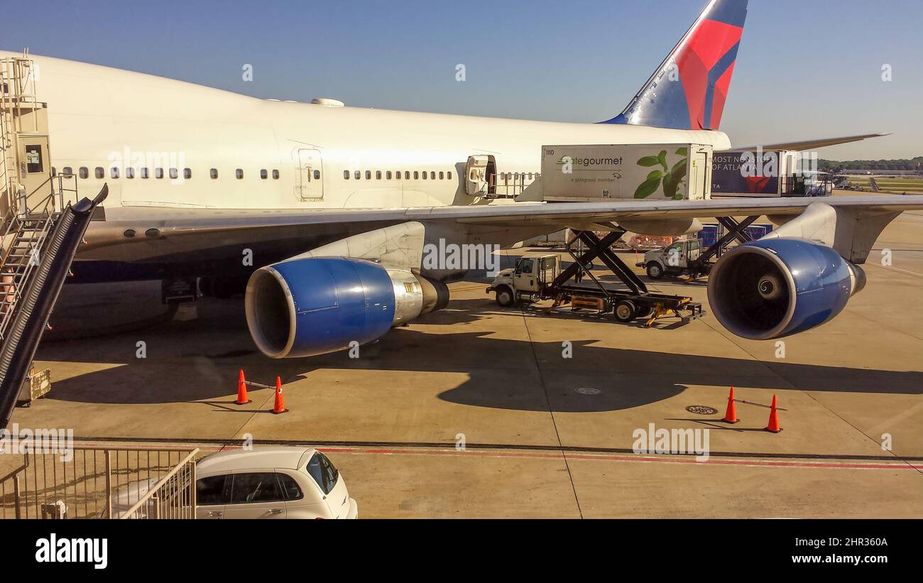 Atlanta, USA. May 1, 2015 Aircraft Ground Handling at the