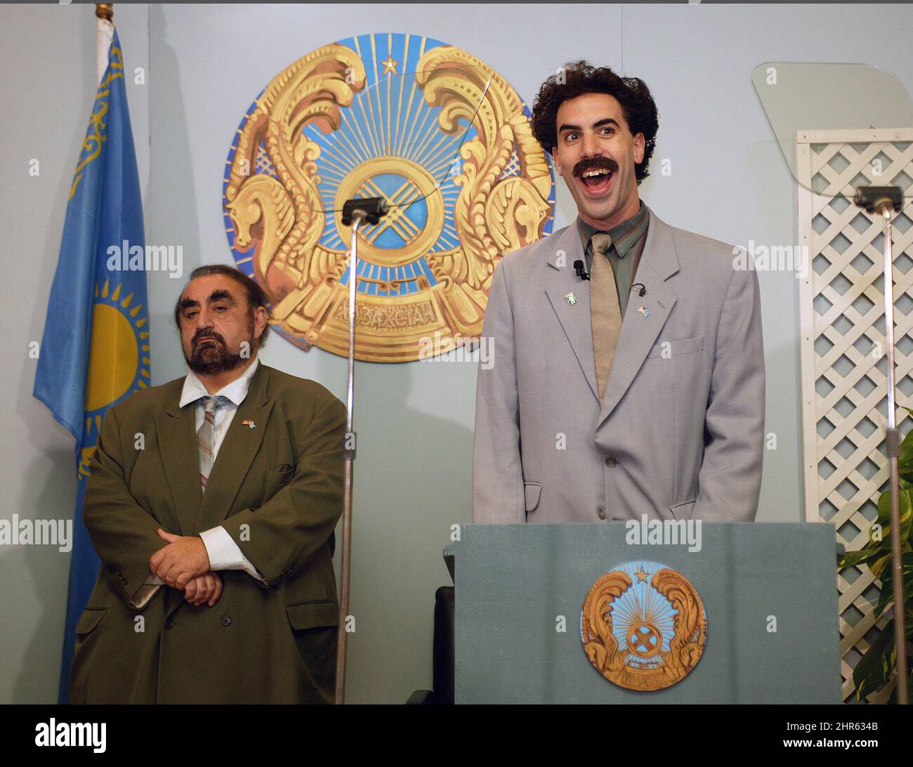 BORAT SAGDIYEV (Sacha Baron Cohen) in London at the BORAT press conference 27.10.2006 Stock Photo