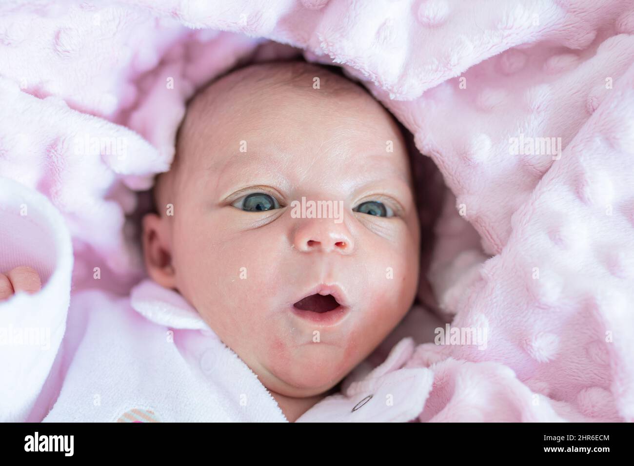Baby crying in crib hires stock photography and images Alamy
