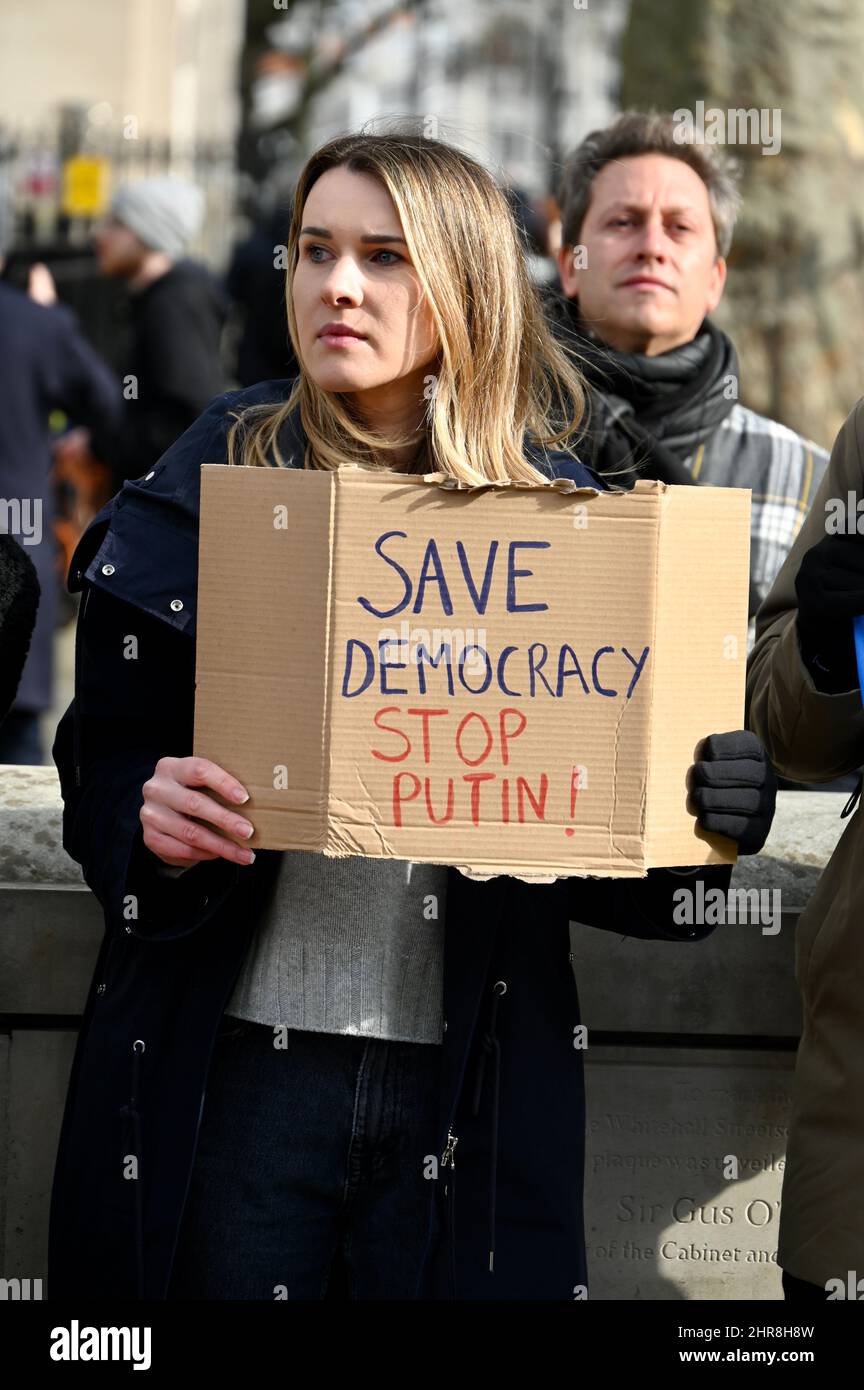 London, UK. Ukrainian citizens living in the UK gathered outside of Downing Street to demonstrate against the Russian invasion of Ukraine. Credit: michael melia/Alamy Live News Stock Photo