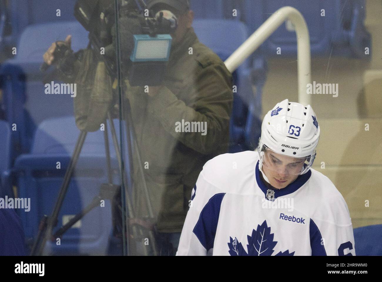 Auston matthews maple hi-res stock photography and images - Alamy