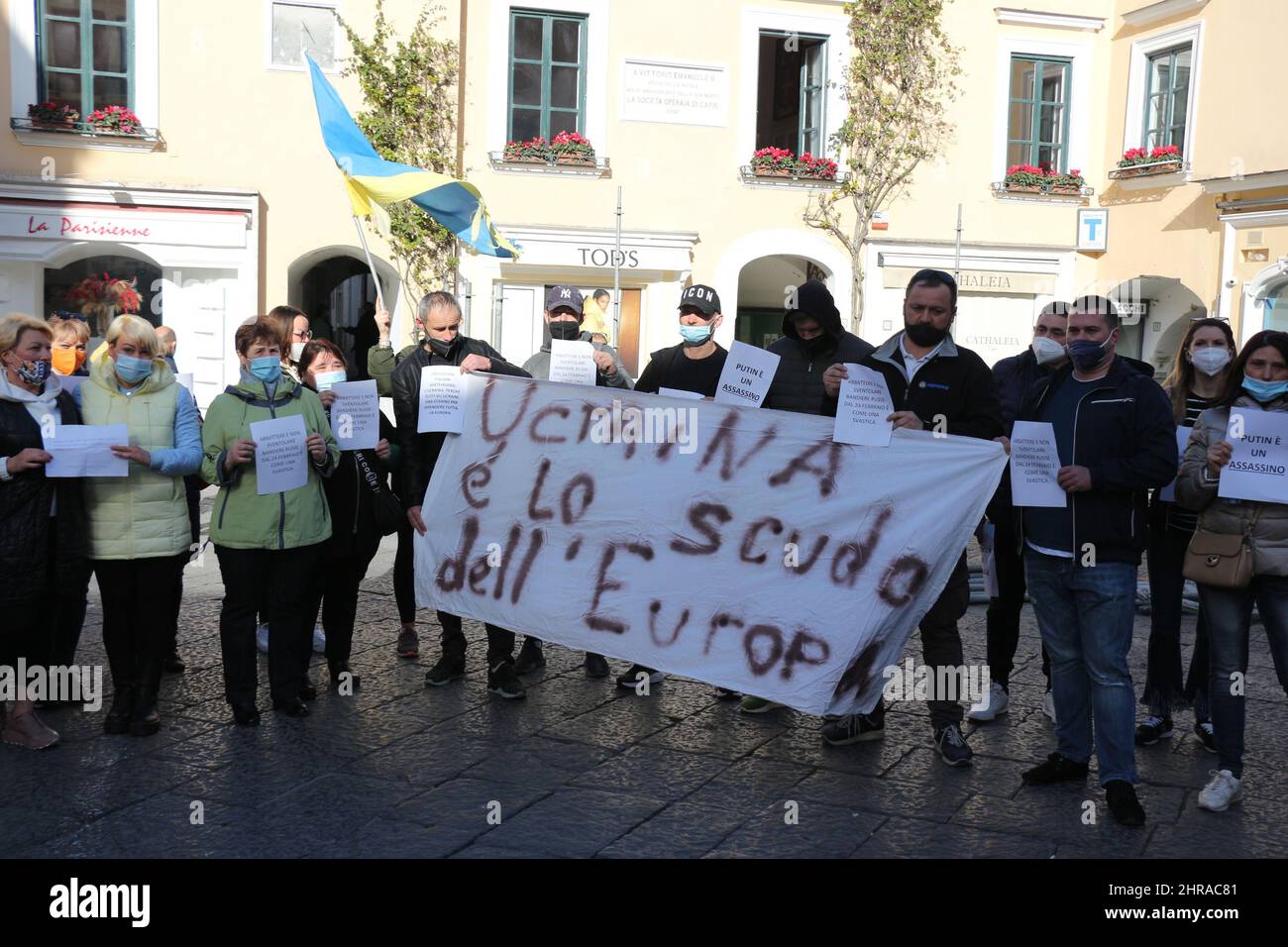 Stop war: Ukrainian people in the square of Capri Stock Photo - Alamy