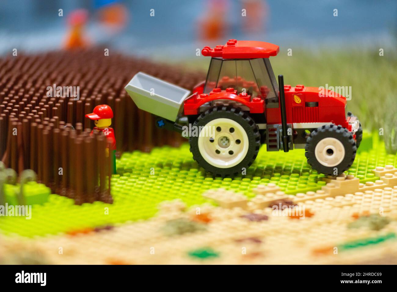 Omkostningsprocent Permanent diameter Lego farmer hi-res stock photography and images - Alamy