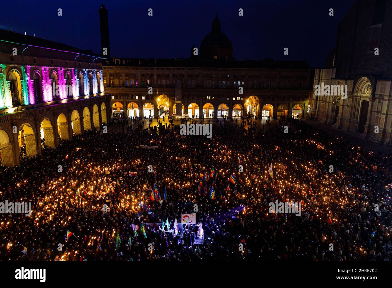 Bologna, Italy. February 25, 2022. Peaceful torchlight procession in favour of peace in Ukraine in Piazza Maggiore, Bologna (Italy) Credit: Massimiliano Donati/Alamy Live News Stock Photo