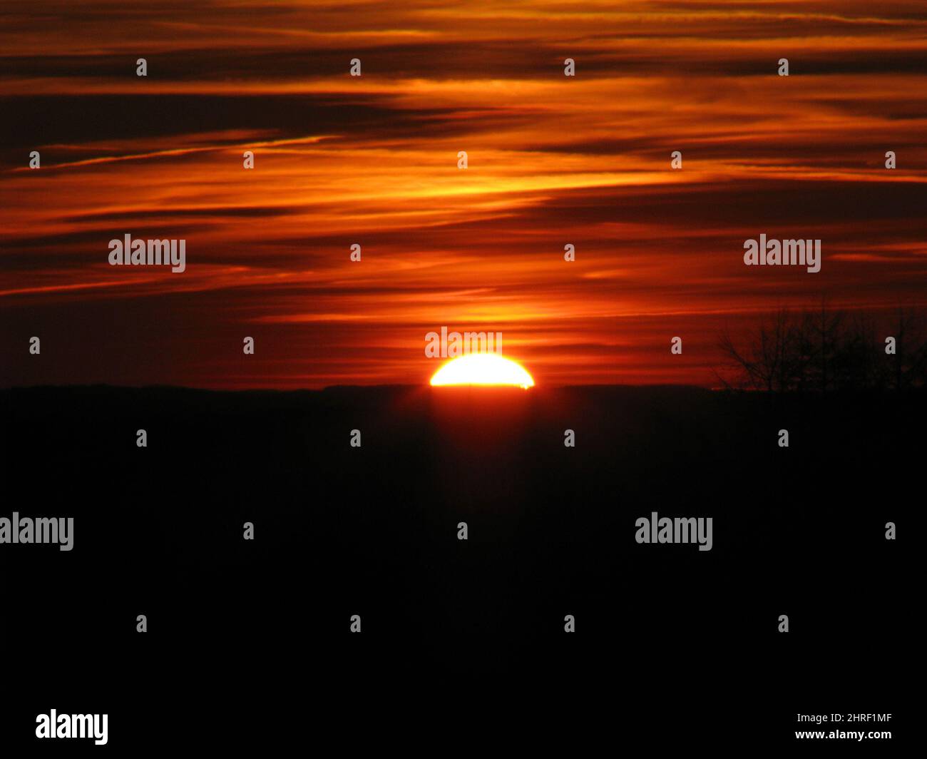 Horizon line straight horizon line hi-res stock photography and images ...
