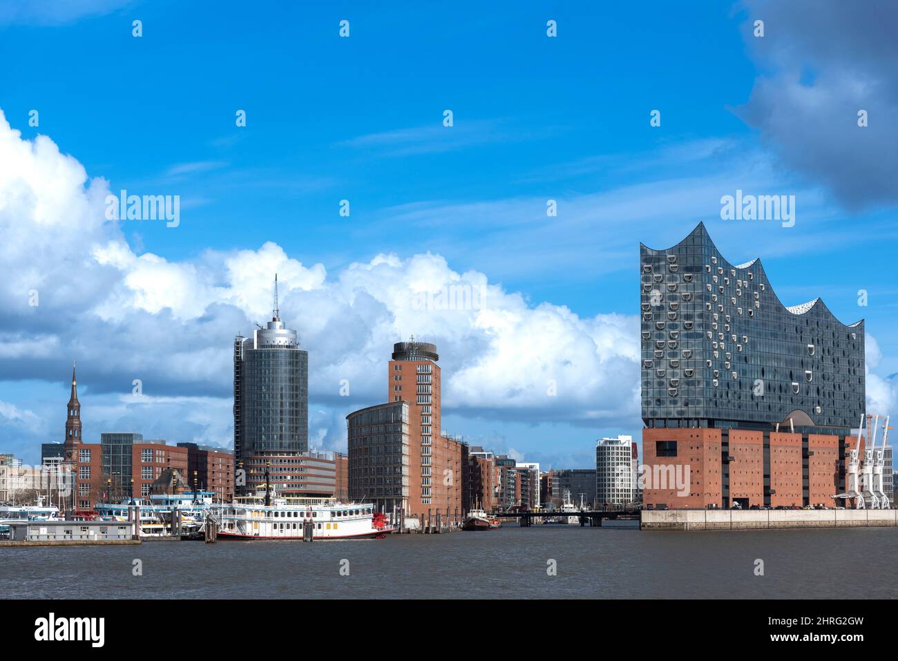 Skyline von Hamburg mit Elbphilharmonie, Deutschland Stock Photo