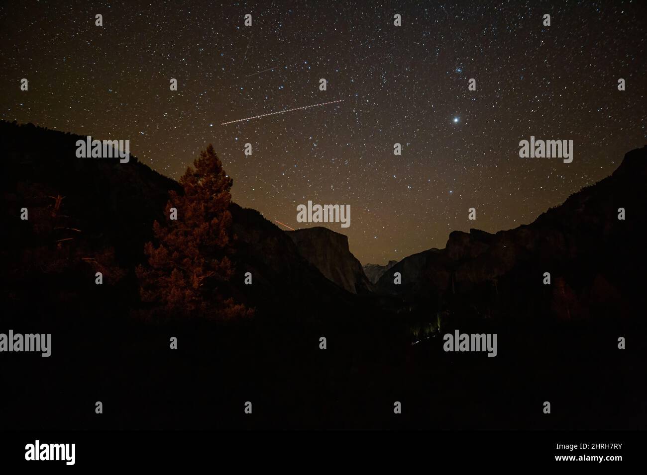 Night view of the Tunnel View of Yosemite National Park at California ...