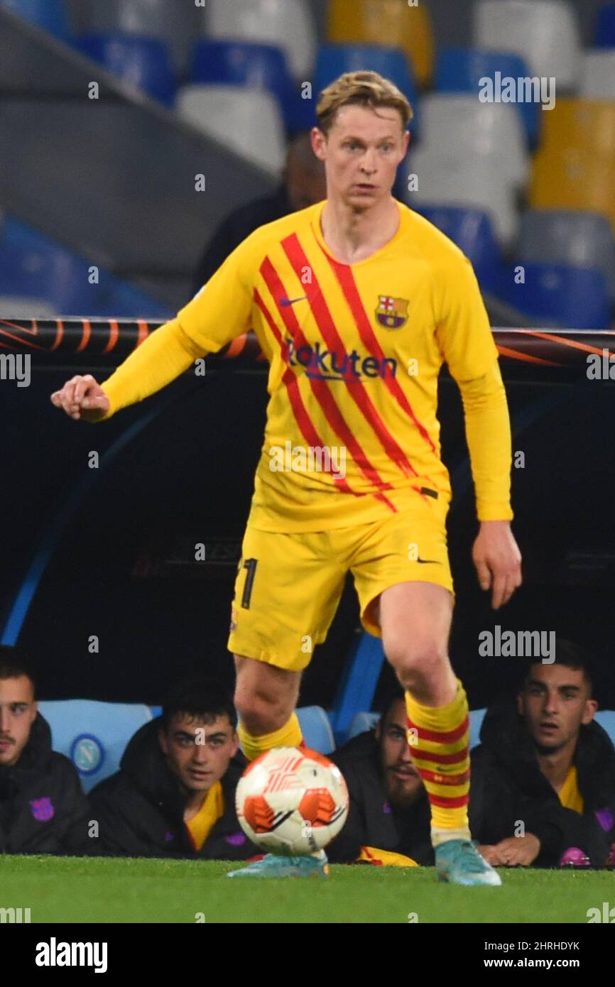Naples, Italy. 24th Feb, 2022. (2/24/2022) Frenkie de Jong ( FC Barcellona) in action during the match of Uefa Europa League between SSC Napoli and FC Barcellona at Stadio Diego Armando Maradona in Naples, Italy. Final score: 2.4 (Photo by Agostino Gemito/Pacific Press/Sipa USA) Credit: Sipa USA/Alamy Live News Stock Photo