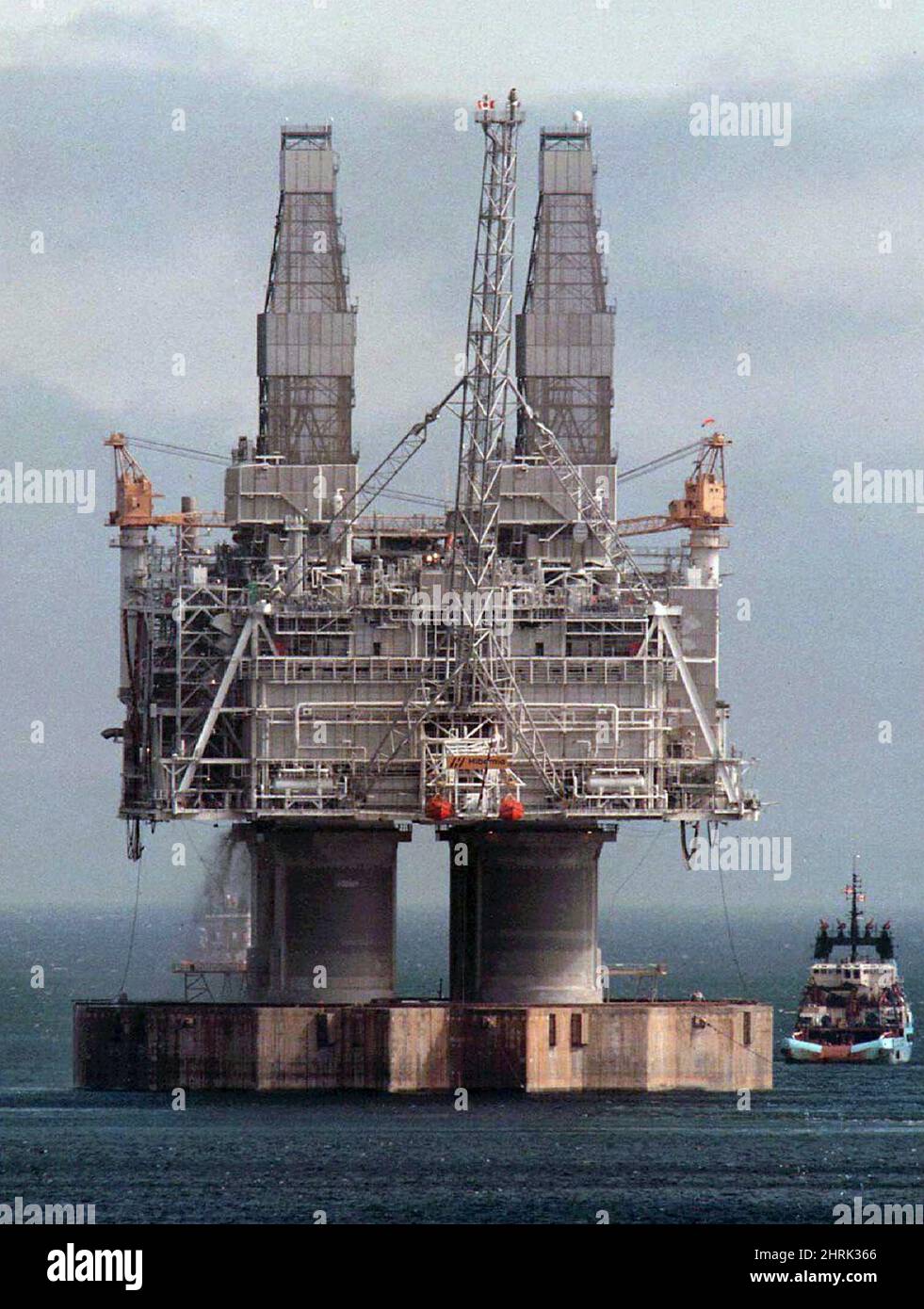 Hibernia oil platform hires stock photography and images Alamy