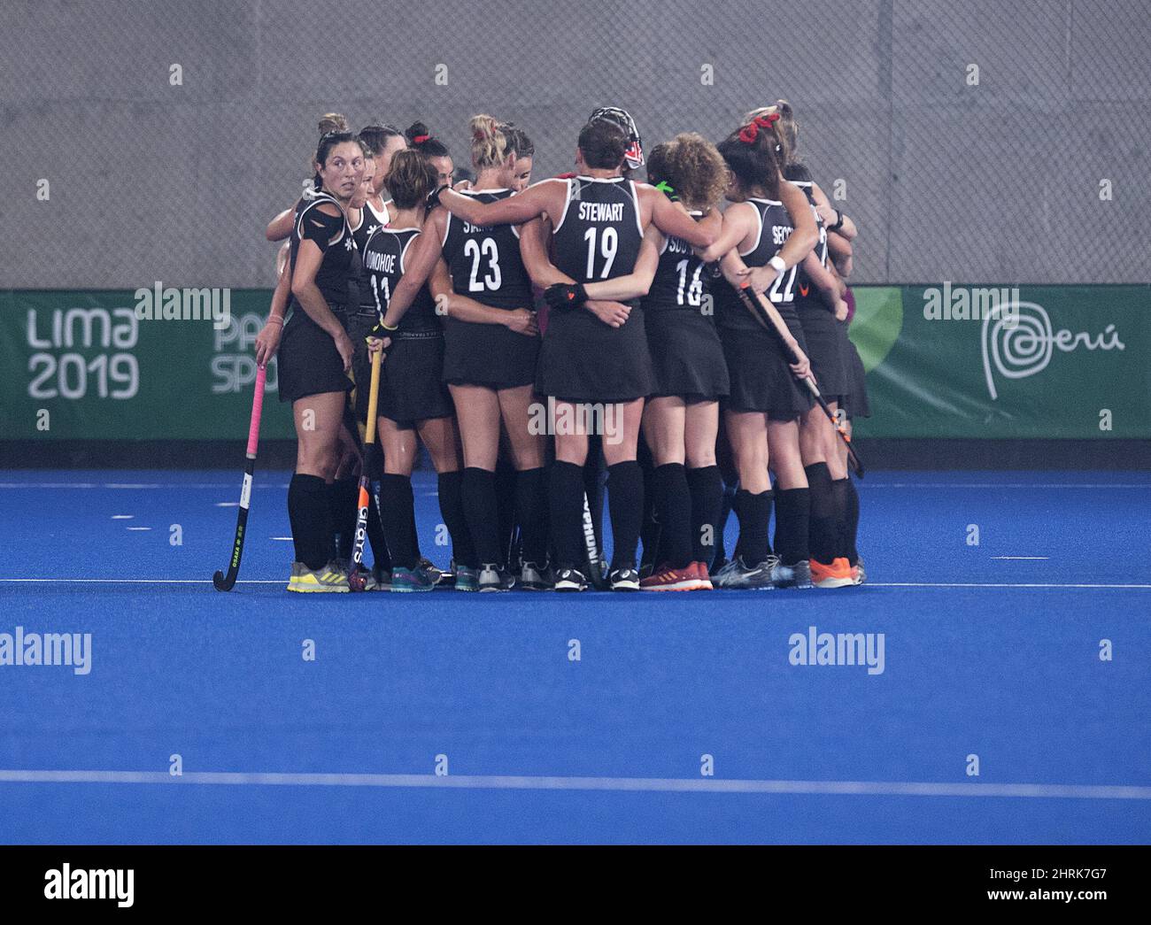 Canada's women's field hockey team huddles after t…