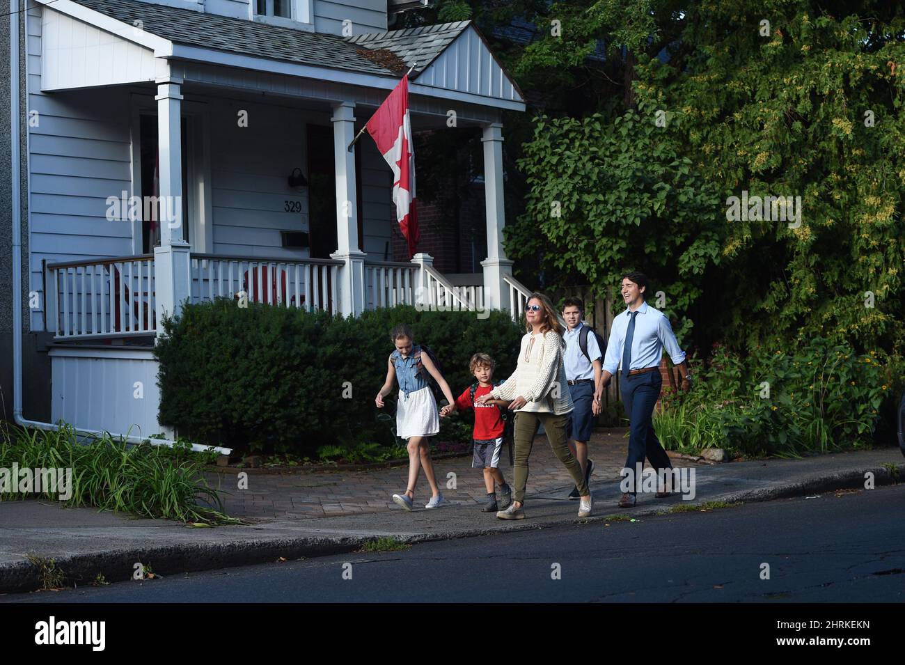 Prime Minister Justin Trudeau and his wife Sophie Gregoire Trudeau walk