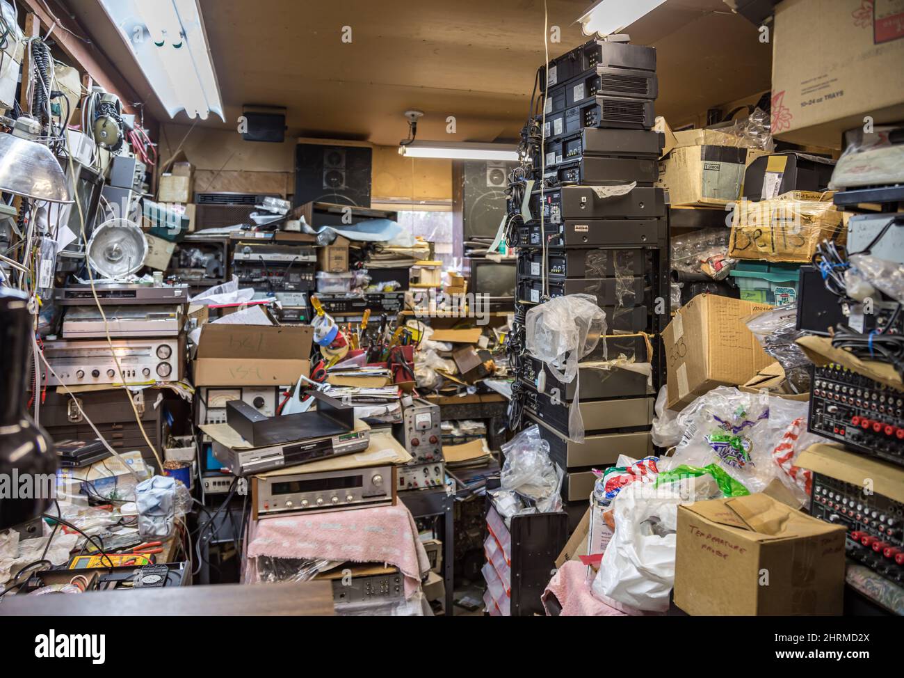 Repair ceiling hires stock photography and images Alamy