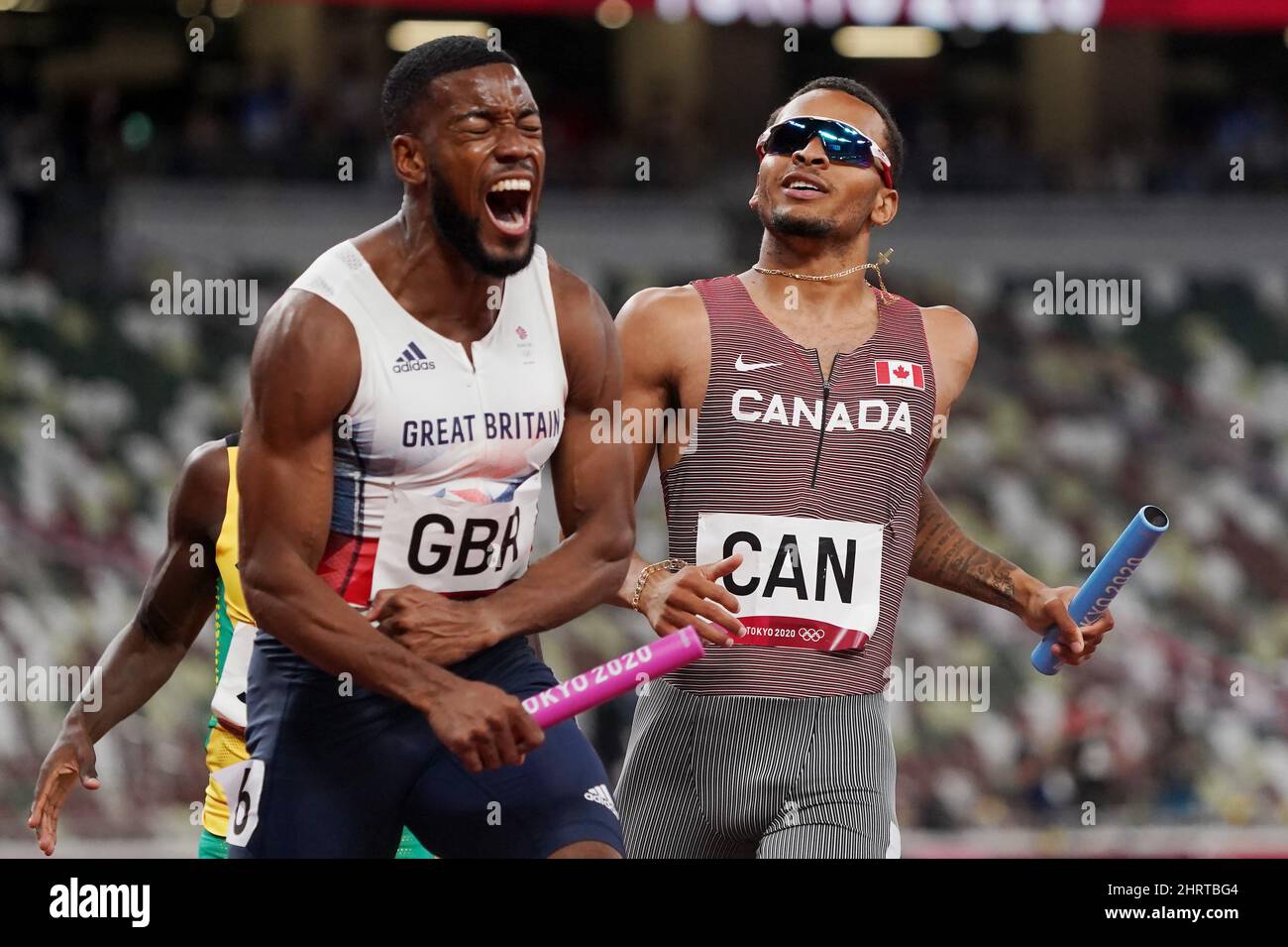 Canada S Andre De Grasse Right Crosses The Line As Canada Wins The Bronze Medal In The Men S 4