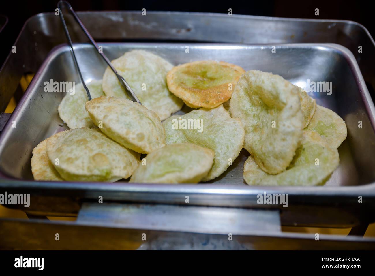 Traditional Indian Bengali puff flatbread luci Stock Photo Alamy
