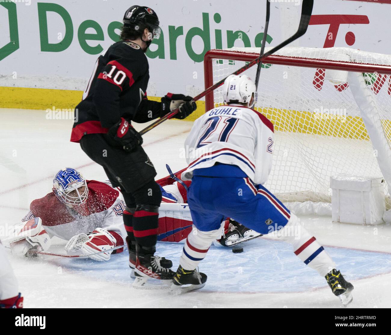 ottawa-senators-left-wing-alex-formenton-montreal-canadiens-defenceman