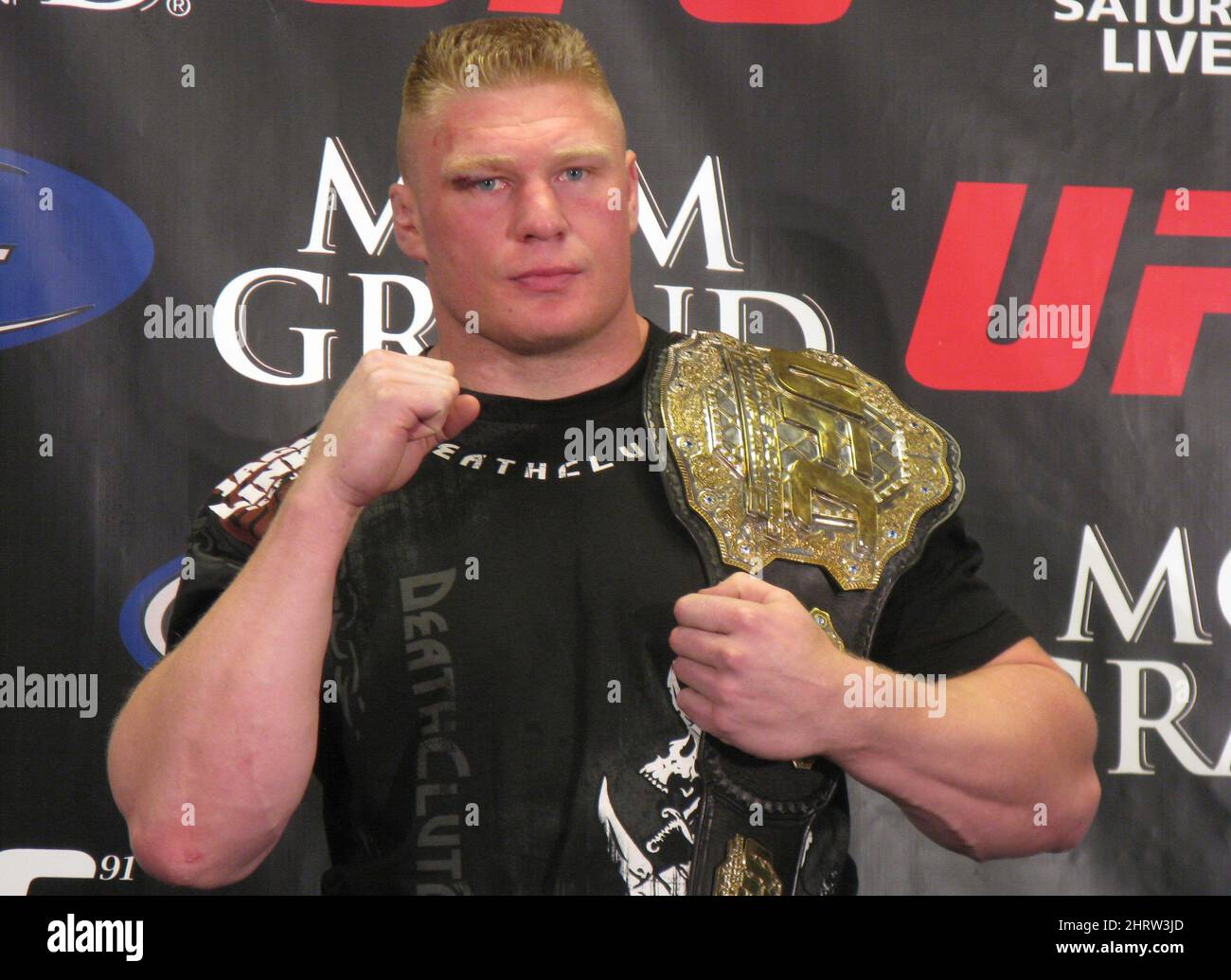 Newly-crowned heavyweight champion Brock Lesnar poses with his belt at the  post-fight news conference after beating Randy (The Natural) Couture at UFC  91 in Las Vegas, Nevada, Sunday, Nov.16, 200. THE CANADIAN