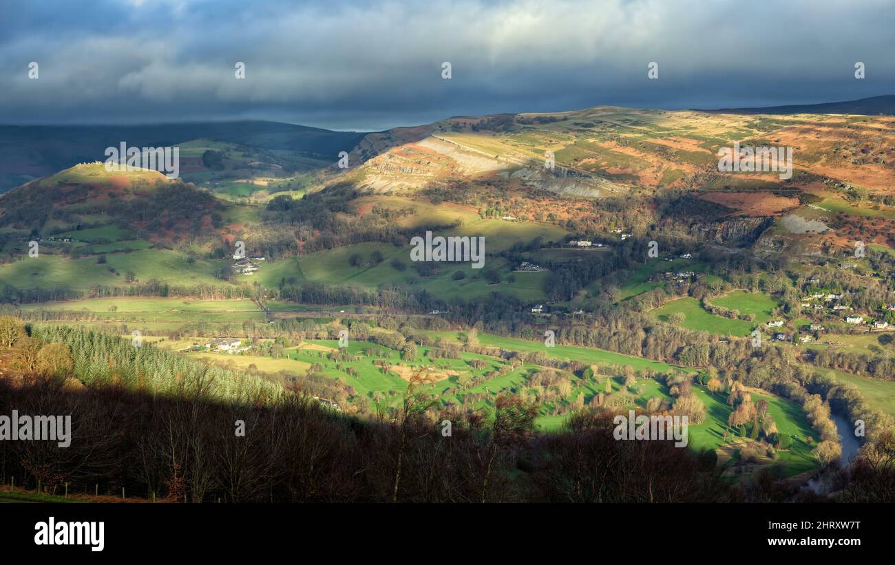 Langollen Vale and Castell Dinas Bran in early morning light Stock Photo