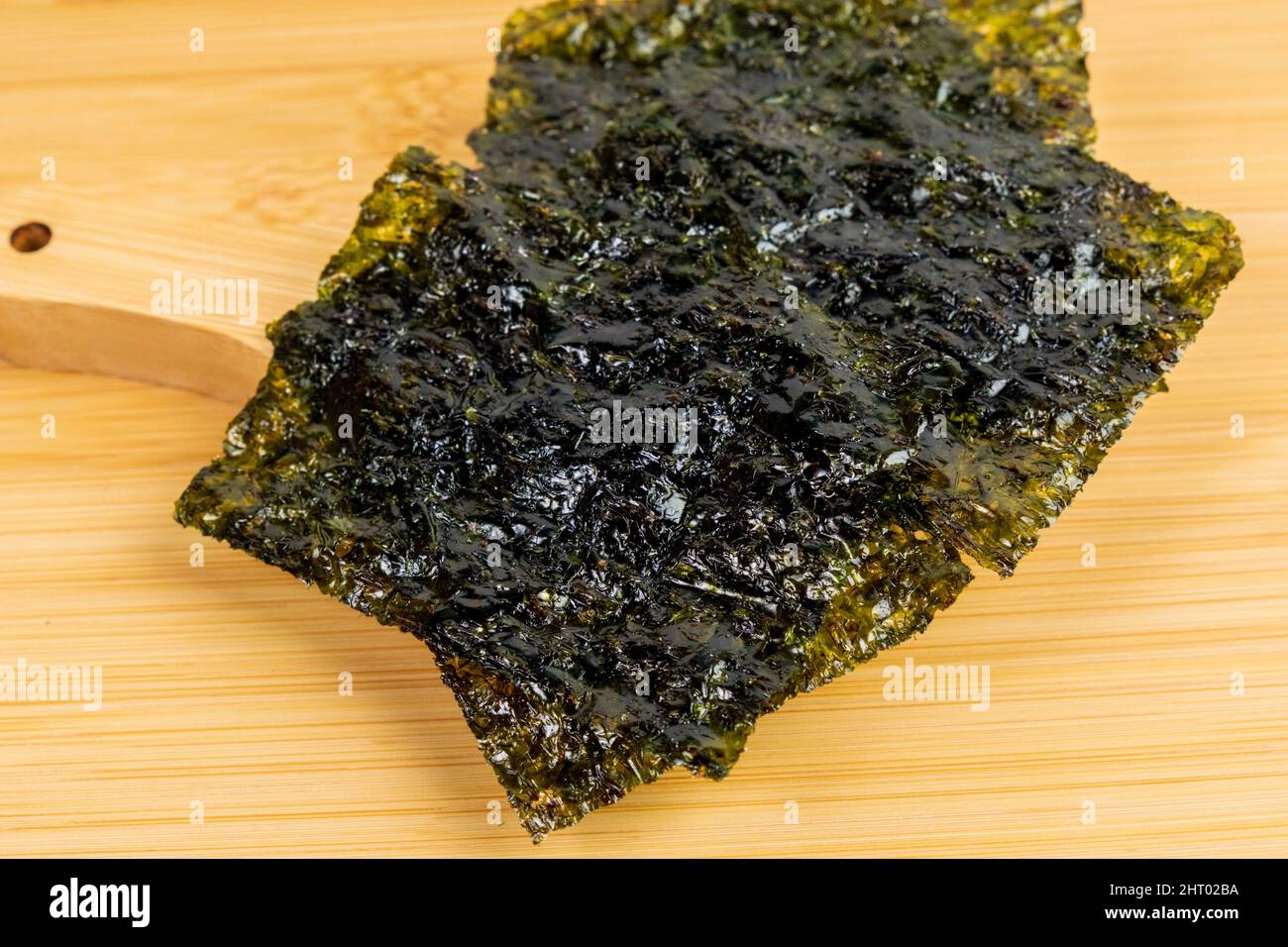 Nori leaves. Crunchy dried seaweed. Japanese traditional cuisine Stock Photo Alamy