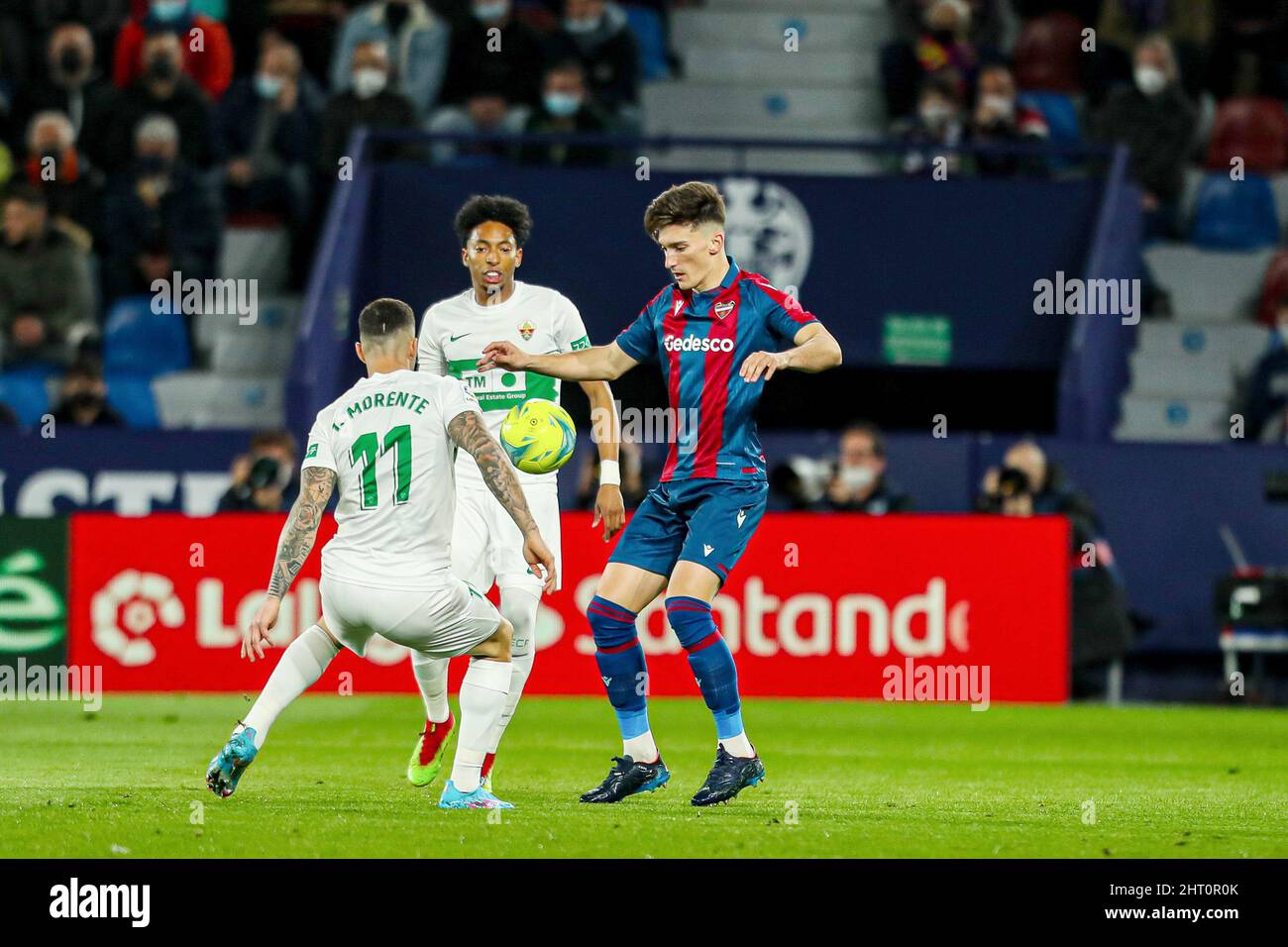 Valencia, Spain. 25th Feb, 2022. Jose Luis Garcia 'Pepelu' of Levante UD and Tete Morente of Elche CF during the Spanish championship La Liga football match between Levante UD and Elche CF on February 25, 2022 at the Ciutat de Valencia Stadium in Valencia, Spain - Photo: Ivan Terron/DPPI/LiveMedia Credit: Independent Photo Agency/Alamy Live News Stock Photo