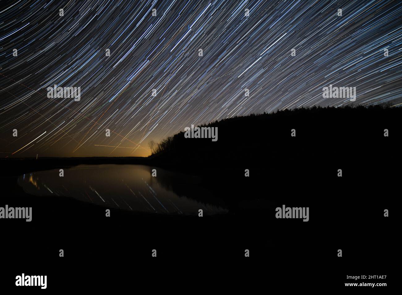 Star trails and lake hi-res stock photography and images - Alamy