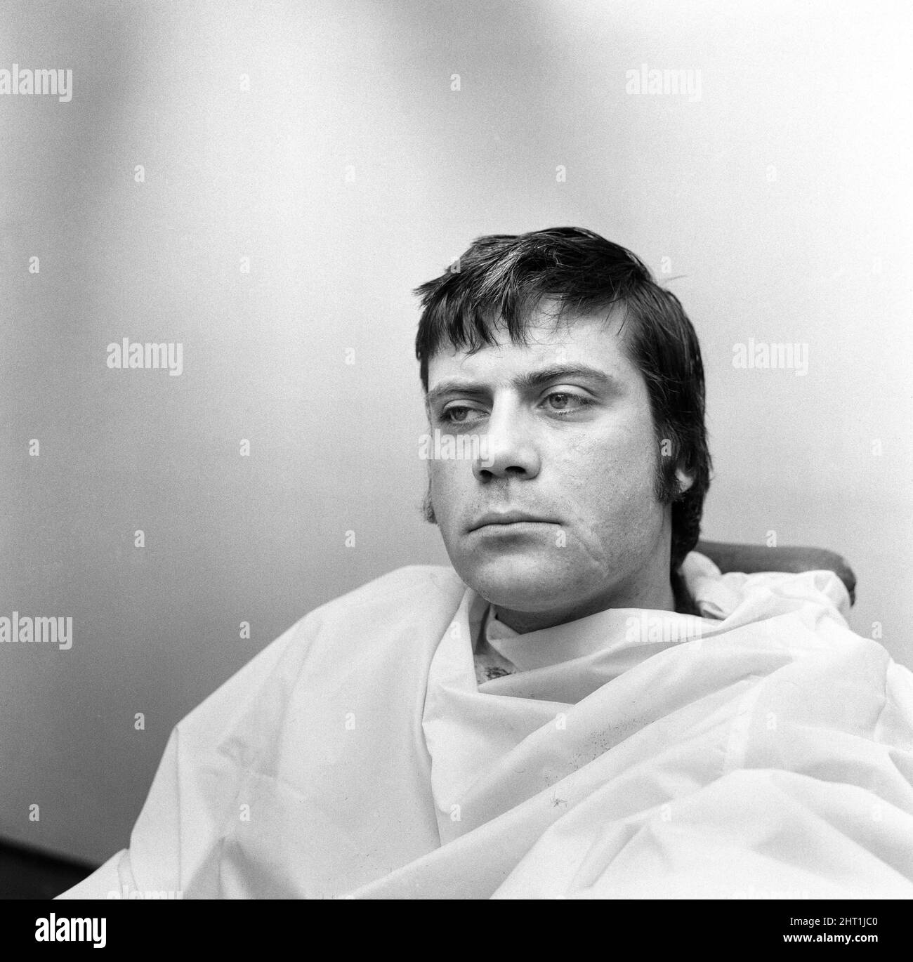 OLIVER REED ENGLISH ACTOR HANDSOME CANDID 8X10 PHOTO 3