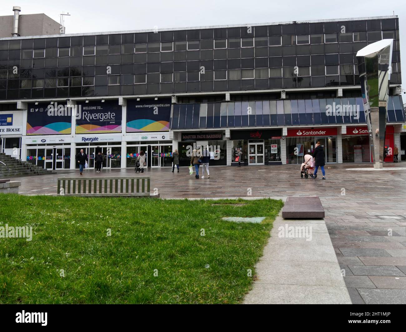 Riverside shopping centre,Bridgegate features the 9 meter tall Trinity