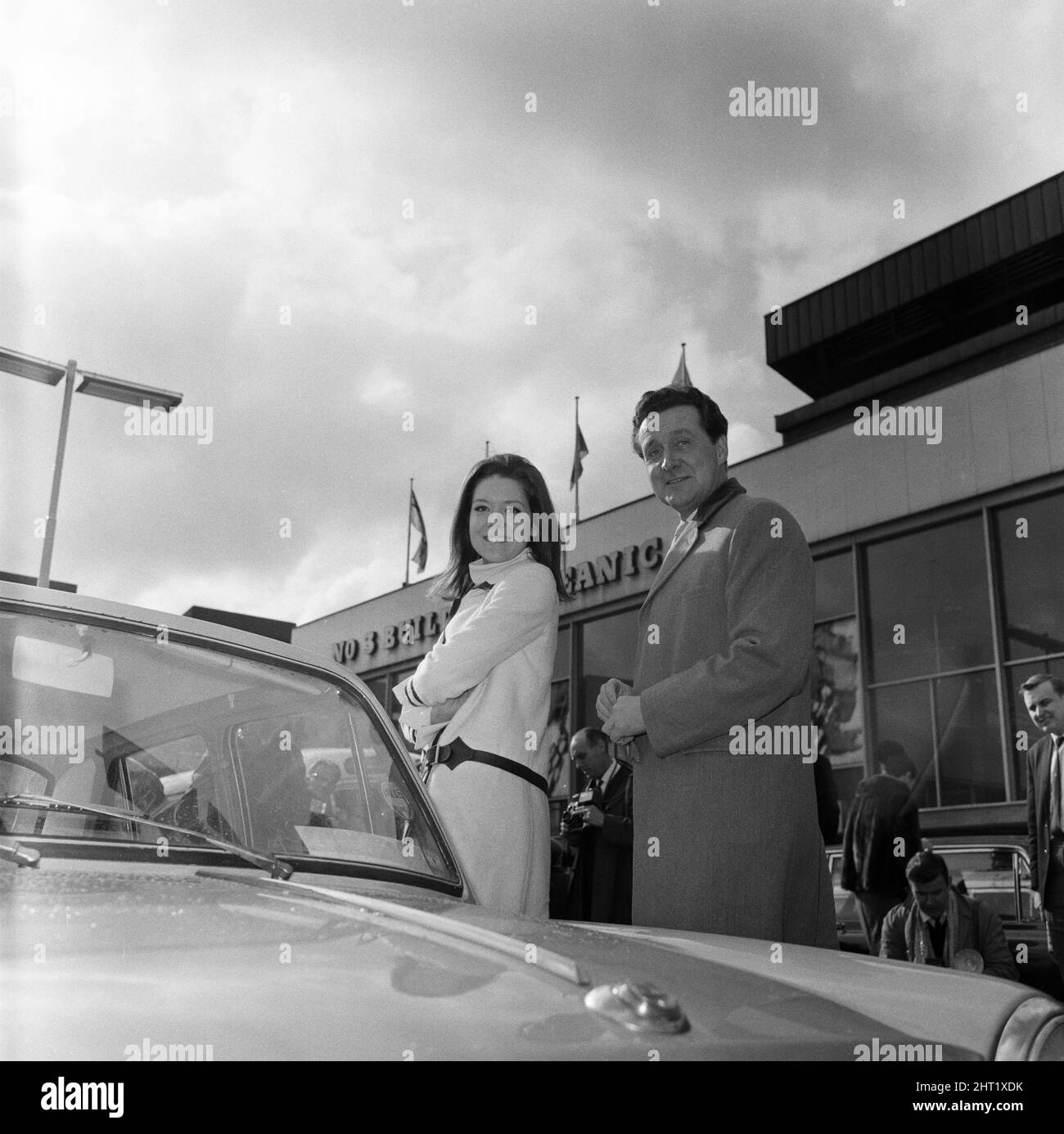 Diana Rigg and Patrick Macnee, stars of 'The Avengers'. 12th March 1966. Stock Photo