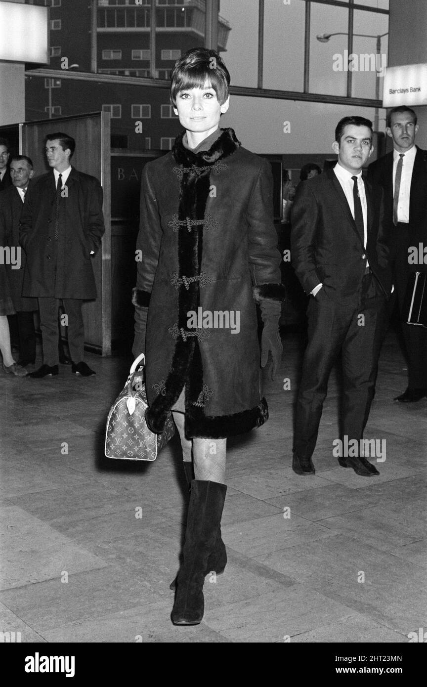 Audrey hepburn airport hi-res stock photography and images - Alamy