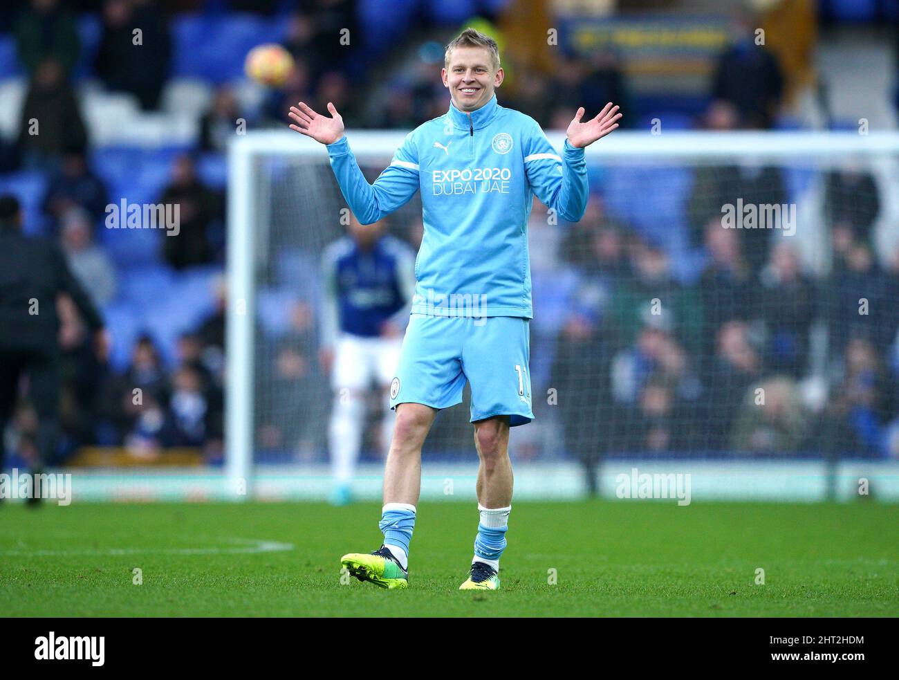 Manchester City's Oleksandr Zinchenko warming up prior to