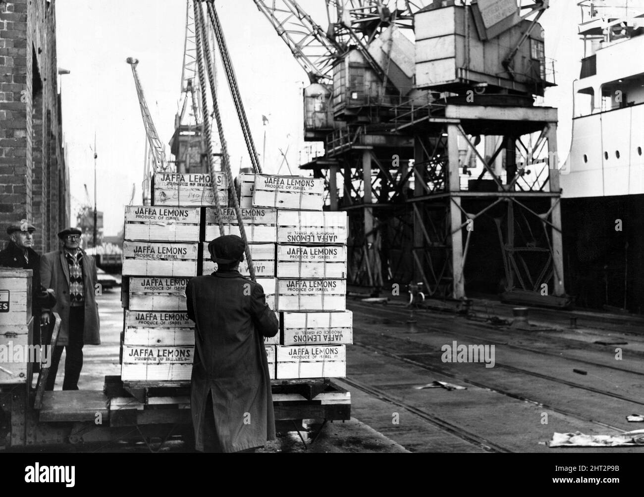 Cardiff dock Black and White Stock Photos & Images Alamy