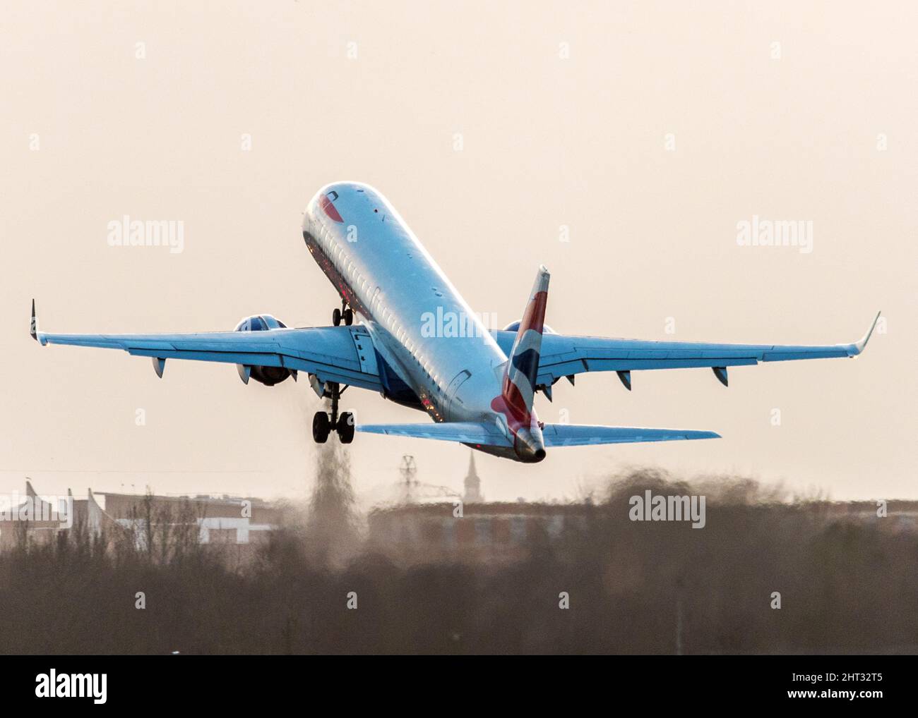 British Airways BA CityFlyer Embraer ERJ 190 G-LCYK departing Bekfast ...