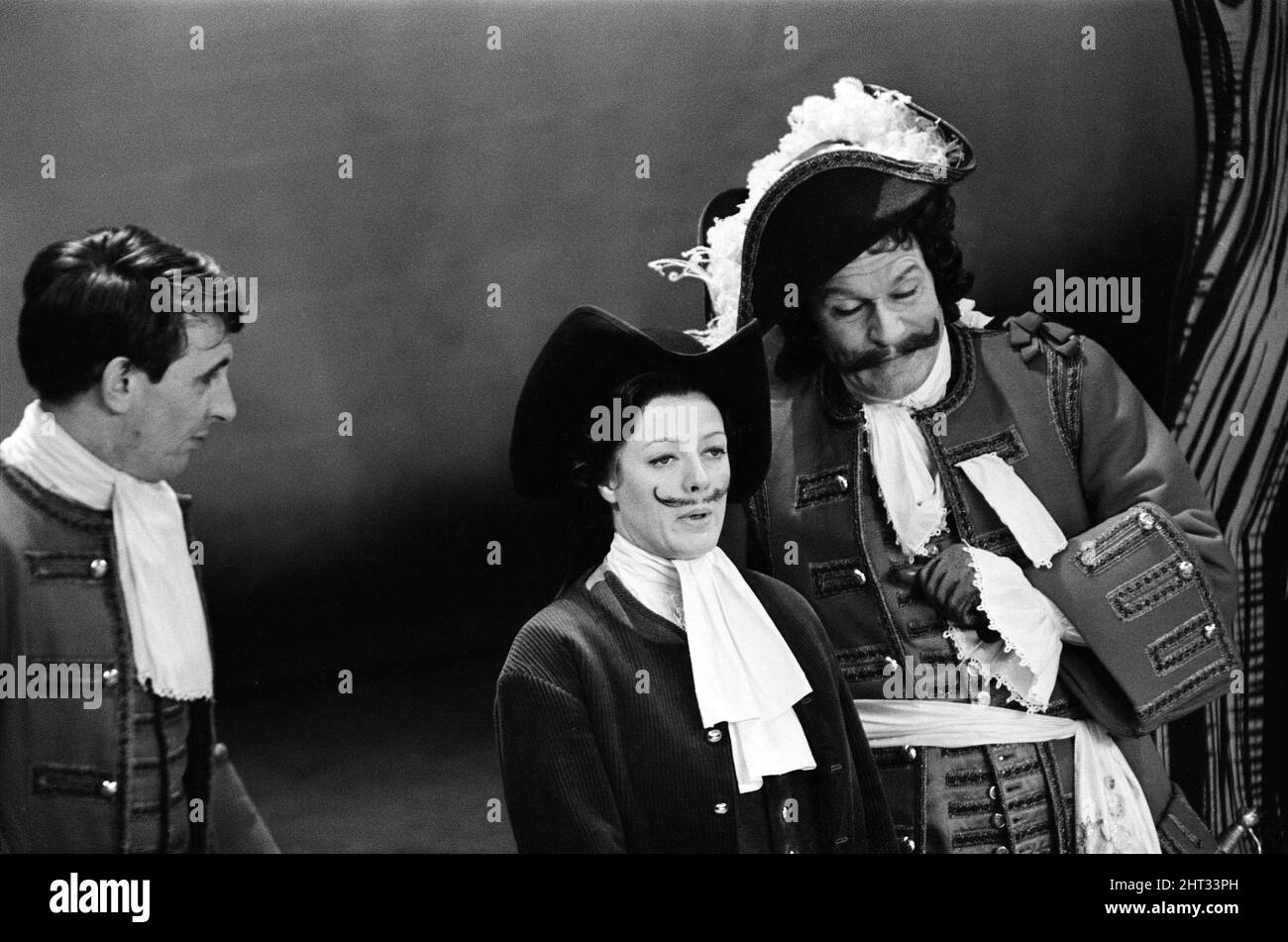 Rehearsals at the Queen's Theatre of Associated TV's 'Golden Drama'. Some of the most eminent actors will be in nine excerpts of plays, such as, Hamlet, The Master Builder, The Recruiting Officer, Romeo and Juliet, The Seagull, Ross, A Man For All Seasons, The Rivals, and My Fair Lady. Directed by Bill Ward. Pictured, Maggie Smith and Laurence Olivier in The Recruiting Officer. 29th January 1965. Stock Photo