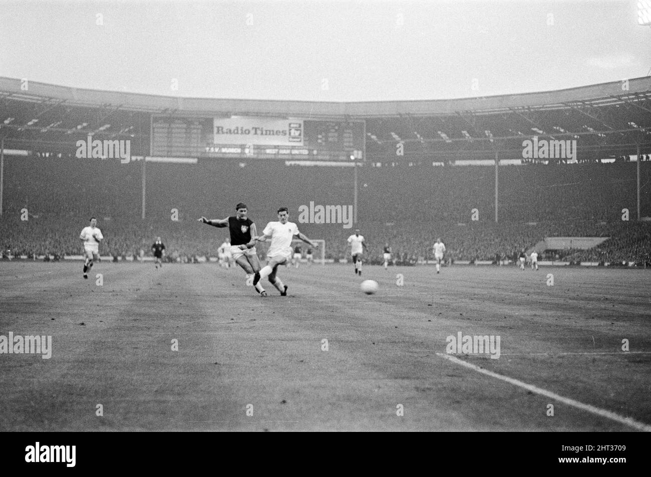 West Ham United v 1860 Munich European Cup Winners Cup Final at Wembley Stadium, London 19th May 1965.  Final score: West Ham 2-0 1860 Munich Stock Photo