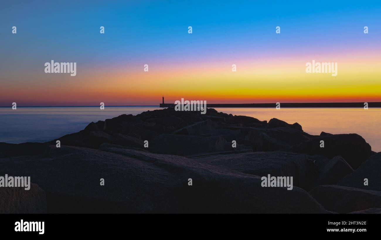 Incredible pink purple sunset hi-res stock photography and images - Alamy