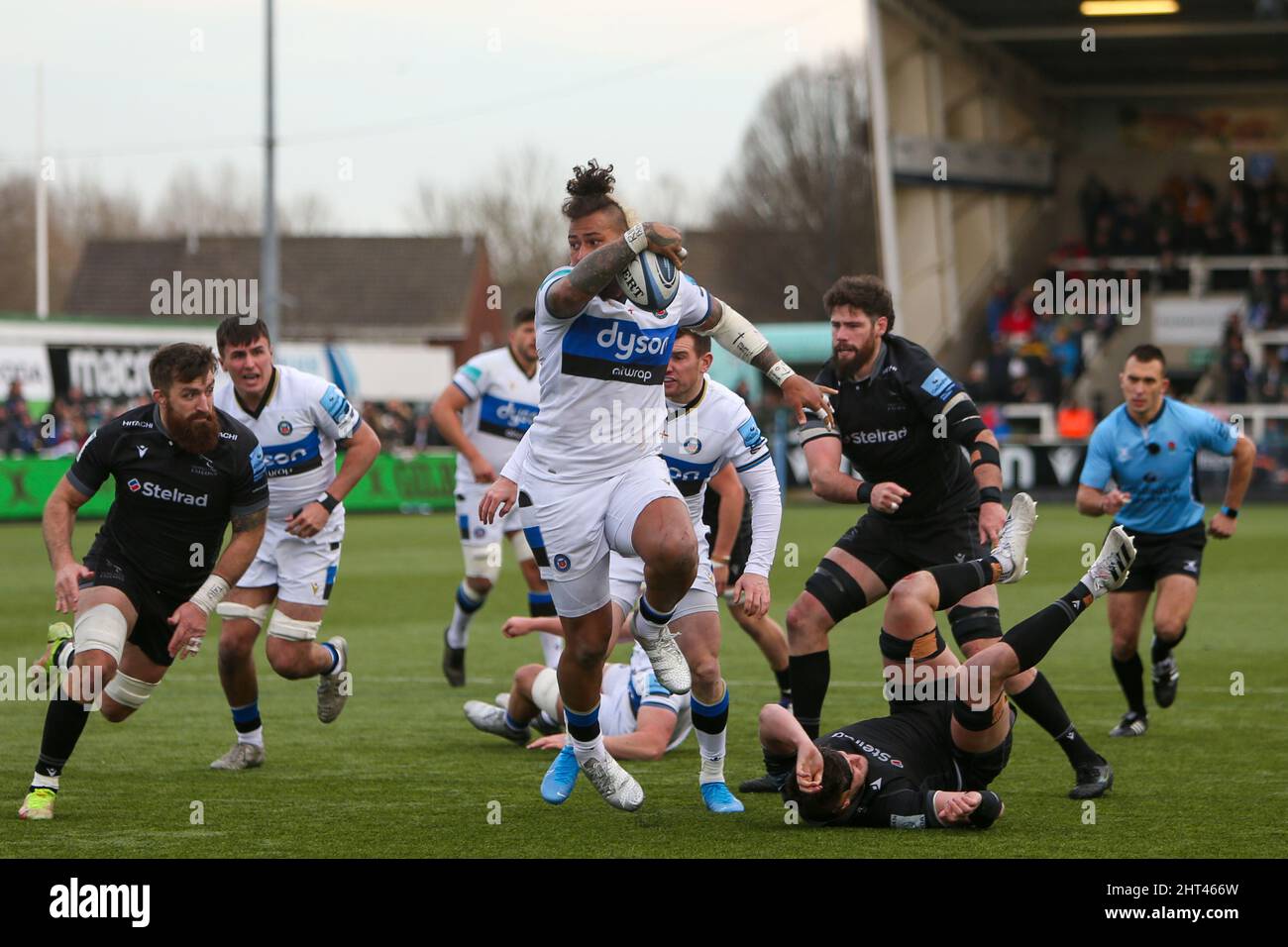 NEWCASTLE UPON TYNE, FEB 26TH Bath's Nathan Hughes breaks away from Newcastle Falcons's Greg Peterson during the Gallagher Premiership match between Newcastle Falcons and Bath Rugby at Kingston Park, Newcastle on Saturday 26th February 2022. (Credit: Michael Driver | MI News) Credit: MI News & Sport /Alamy Live News Stock Photo