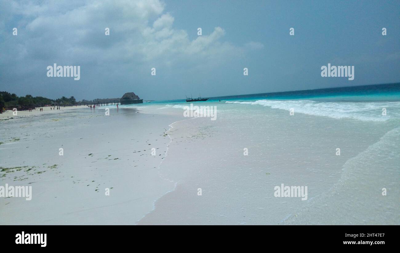 Beautiful shot sunny beach hi-res stock photography and images - Alamy